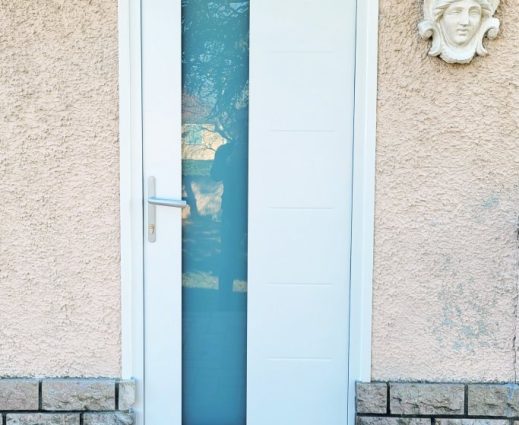 Installation d’une porte de service à SOLAIZE !