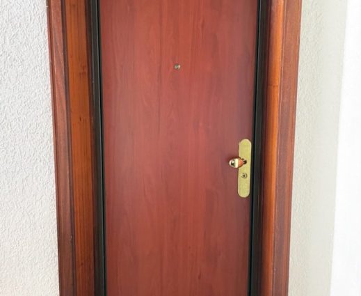 Installation d'une porte blindée picard à STE FOY LES LYON !