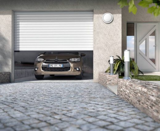 Pose de porte de garage enroulable Castellane à Saint-Symphorien-d'Ozon et sa région
